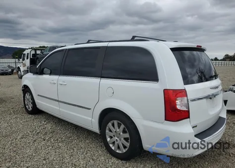 2015 Chrysler Town & Country Touring z USA, uszkodzony, nr VIN 2C4RC1BG9FR538953